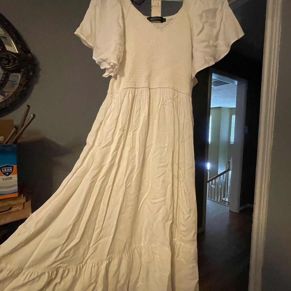 Elegant White Maxi Dress